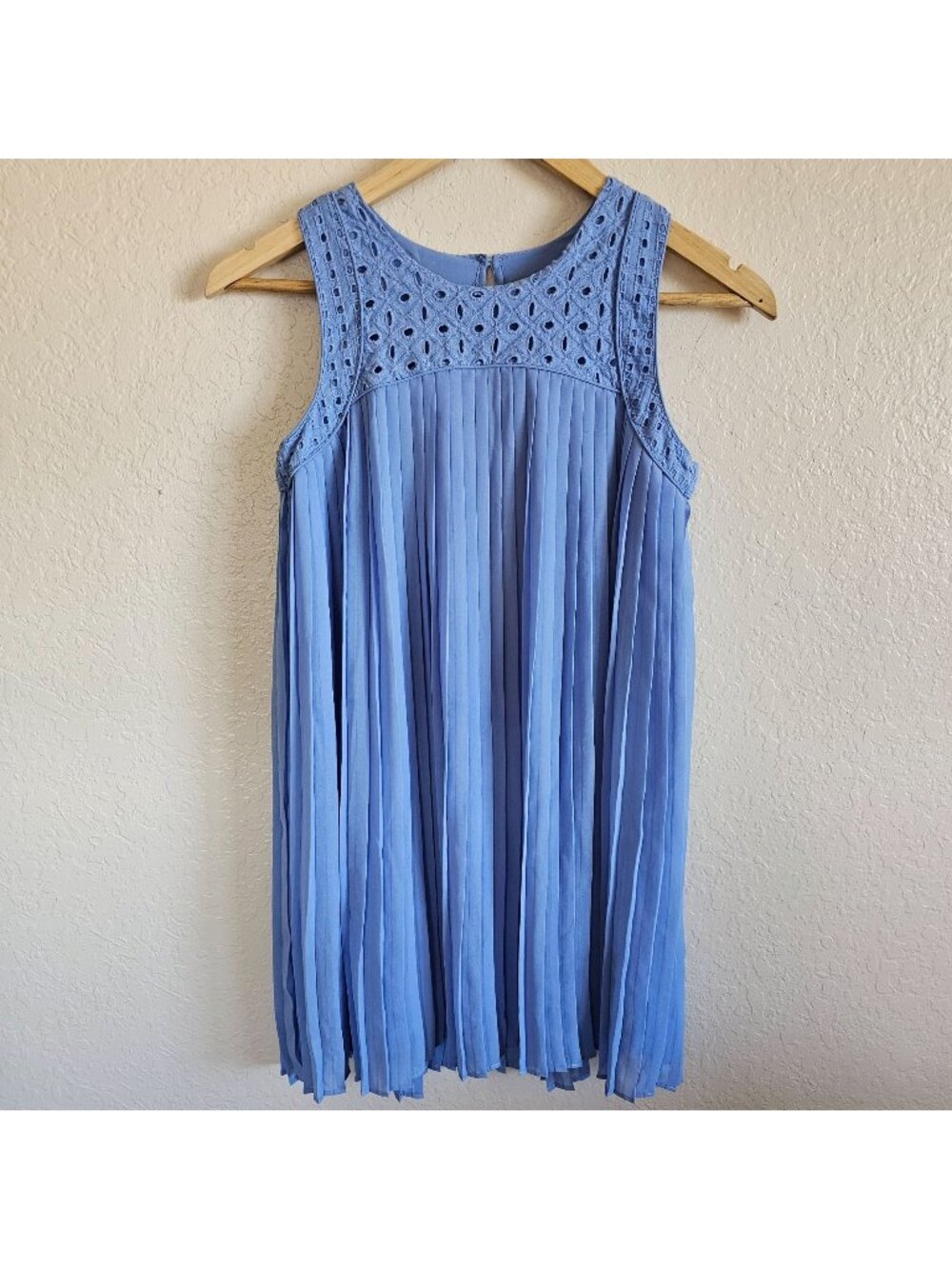 Mayoral Girls Sz 12 Light Blue Pleated Sleeveless Shirt Crochet Lace Design